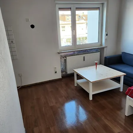 Einfache 1-zimmer In Apartment