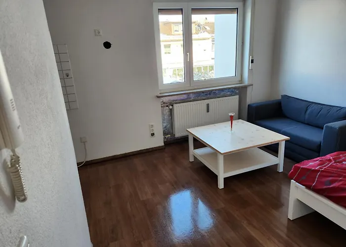 Einfache 1-zimmer In Apartament